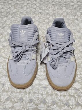 adidas Kids' Light Gray Suede Sneakers with Gum Sole